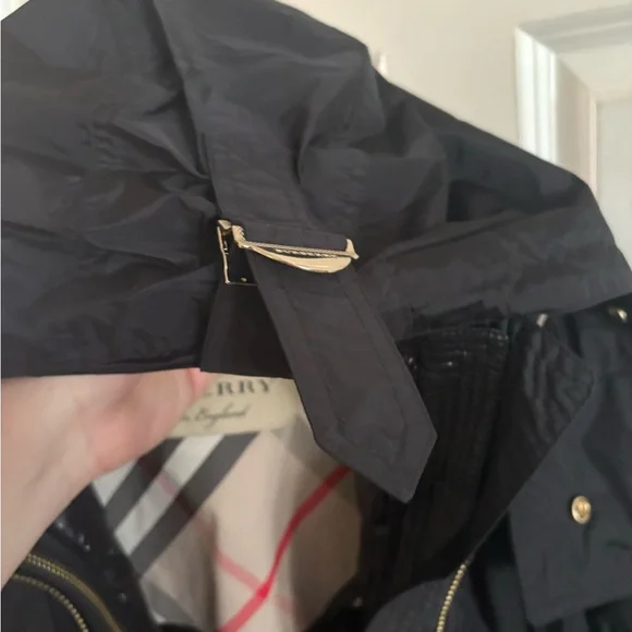 Burberry Quilted Black Puffer Jacket - Picture 2 of 15